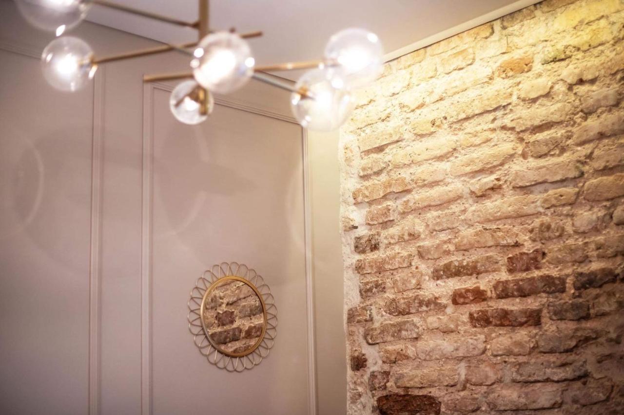 Charming Next To The Church Of St Anne By Reside Baltic Apartament Wilno